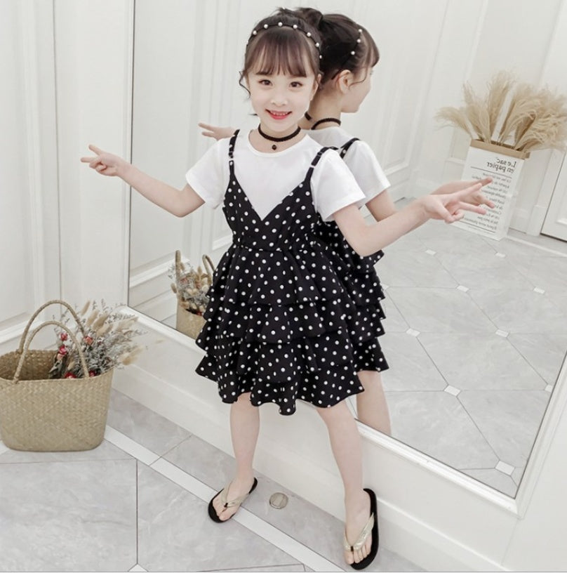 Children's clothing girls suit summer new big children Korean version of the short-sleeved fashion wave point suspender skirt two-piece