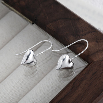 Three-dimensional Glossy Love Cute Sister Earrings
