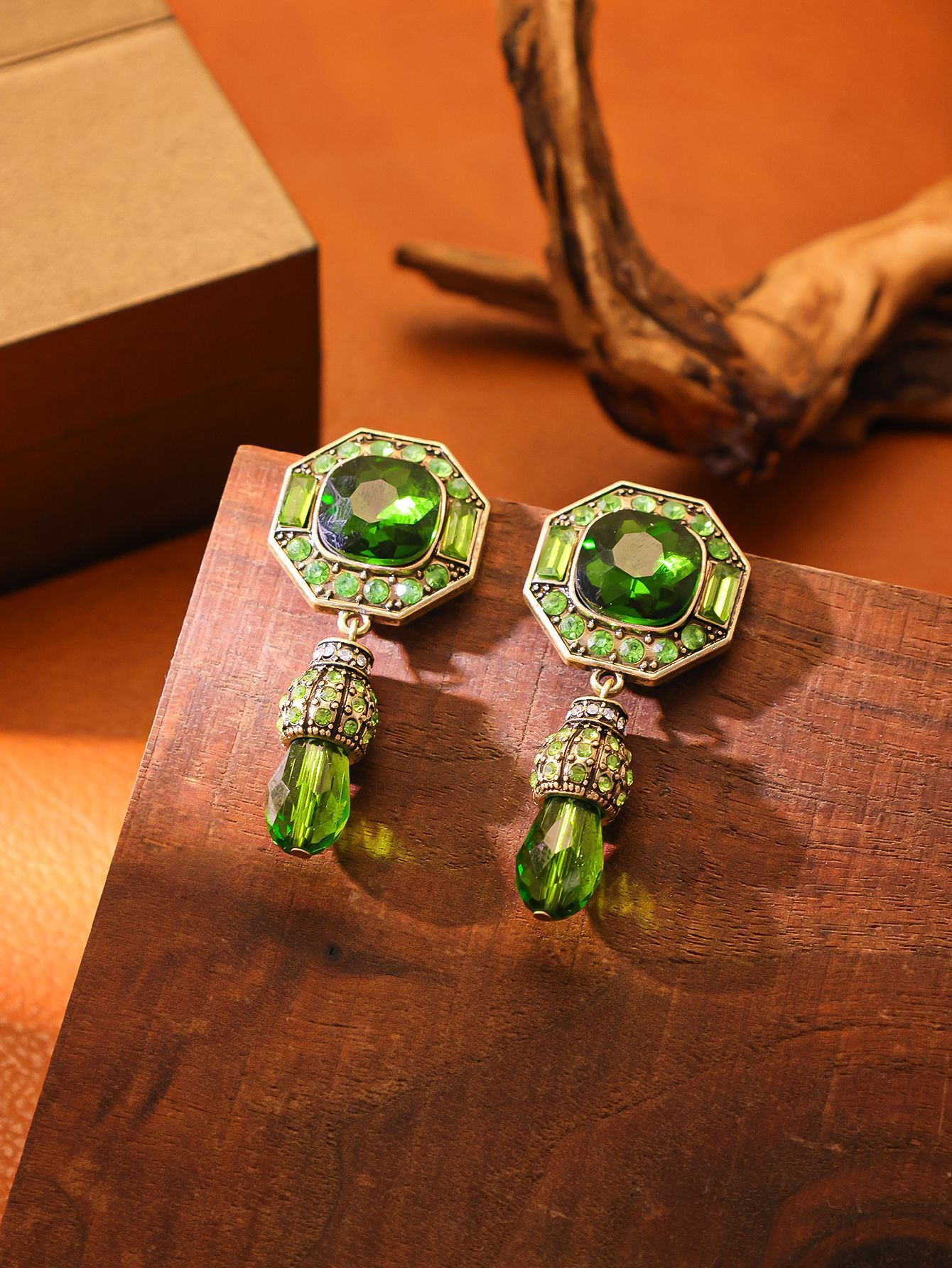 Full-jeweled Stud Earrings Niche Geometric Personalized Elegant Female Earrings