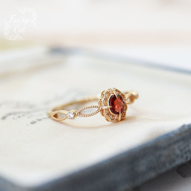 Natural Garnet Picture Frame Hollow Lace Flower Ring
