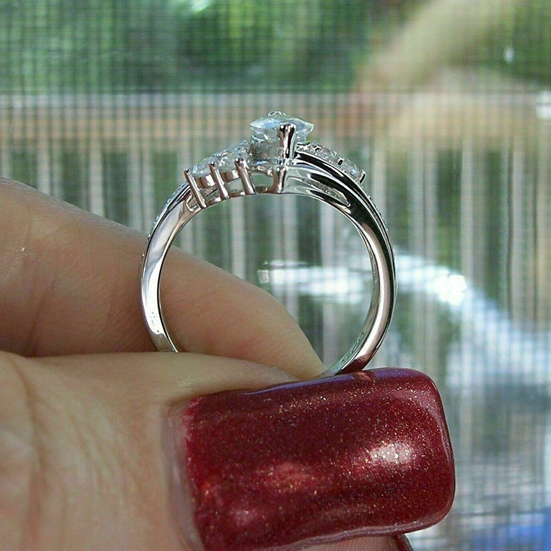Creative Horse Eye Shaped Zircon Ring