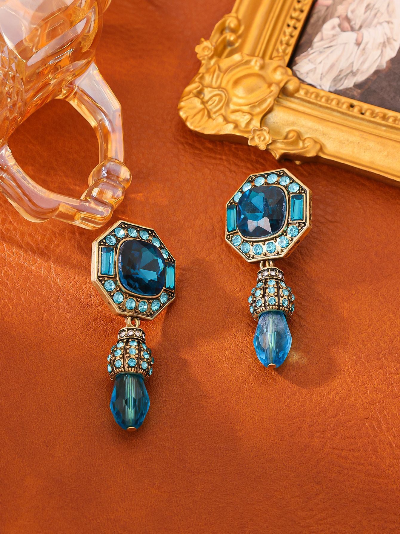 Full-jeweled Stud Earrings Niche Geometric Personalized Elegant Female Earrings