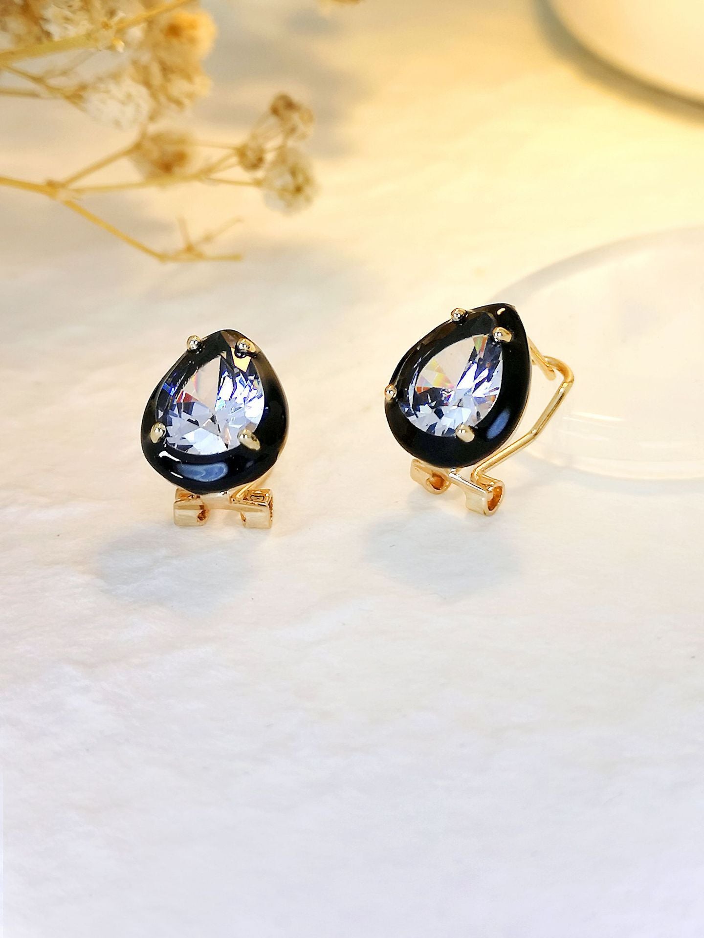 Drop-shaped Inlaid Zircon Women's High-grade Ear Clip