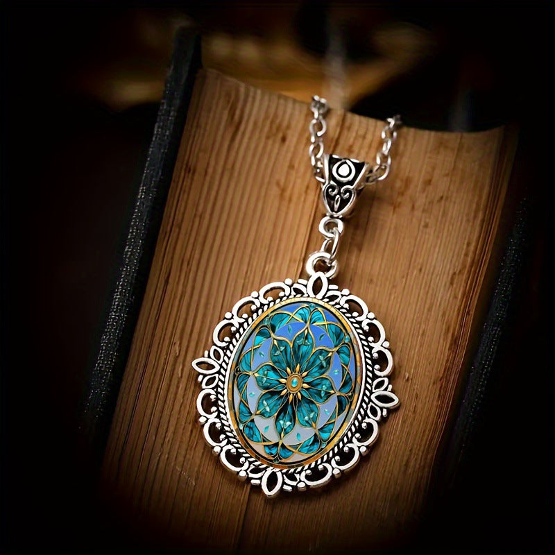 Vintage Fashion Floral Pattern Oval Pendant Necklace