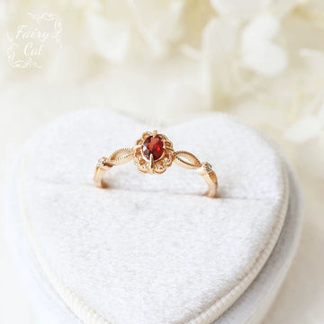 Natural Garnet Picture Frame Hollow Lace Flower Ring