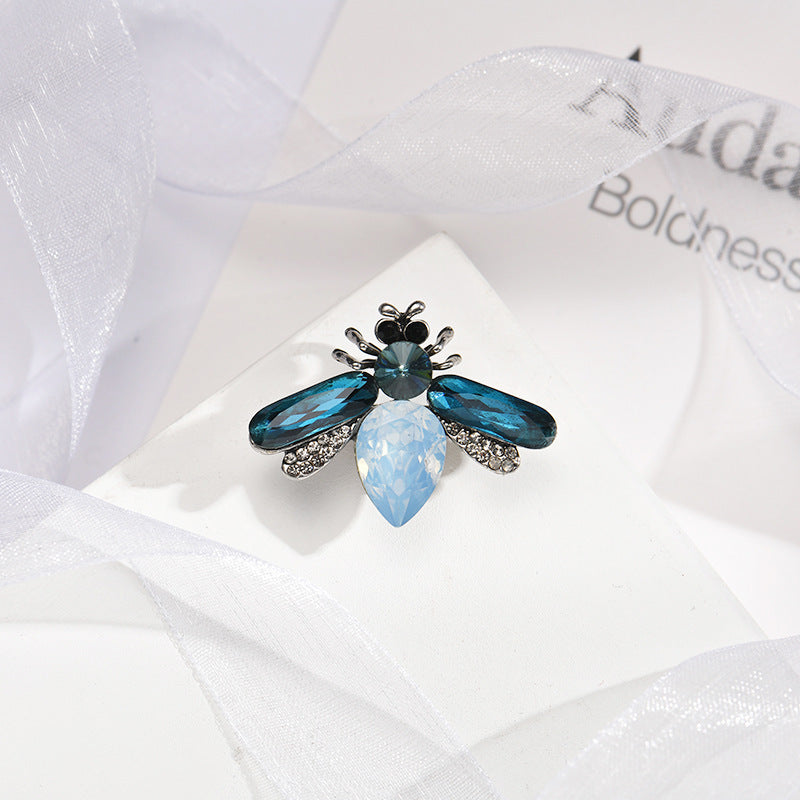 Crystal Glass Bee Brooch Scarf Buckle Three-dimensional Accessories