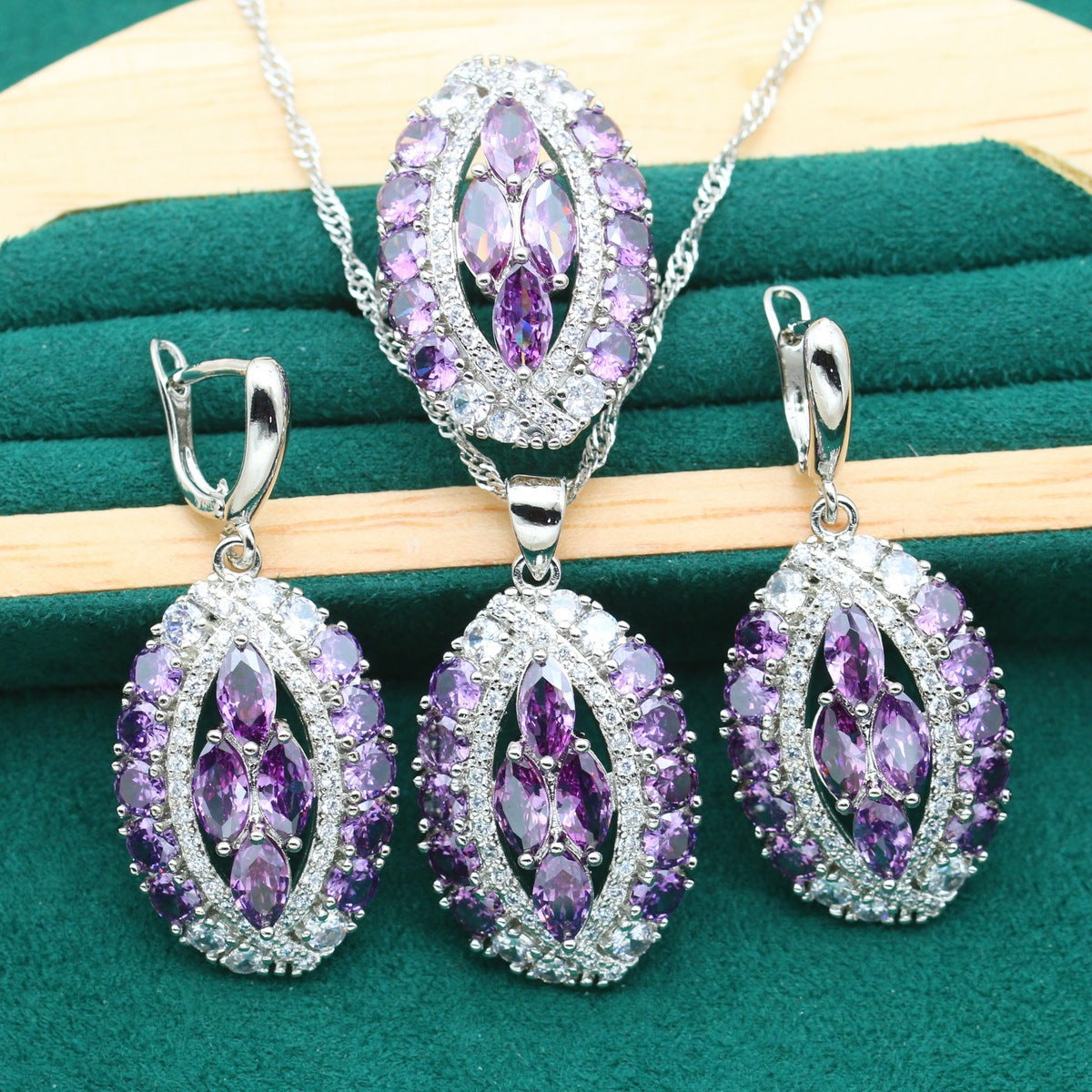 European And American Fashion Ring Ornament Suit