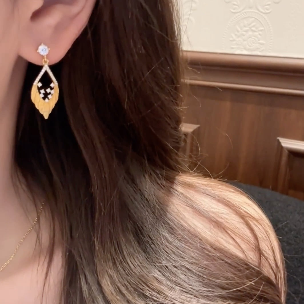 Sterling Silver Brushed Feather Spot Drill Stud Earrings For Women Exquisite Elegant