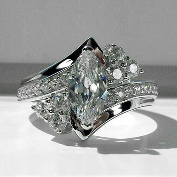 Creative Horse Eye Shaped Zircon Ring